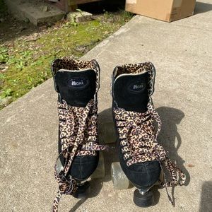 Moxi panther skates